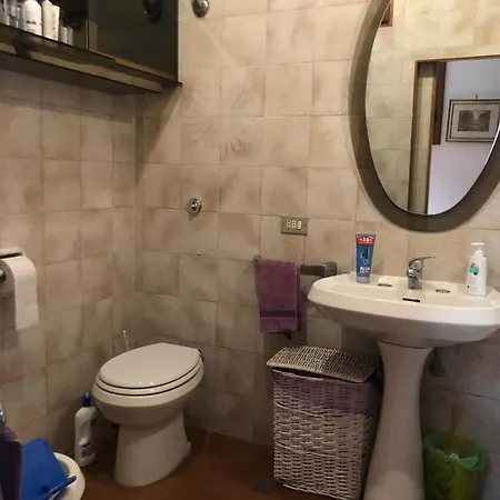 홈스테이 Solo Traveller Bedroom In Homestays Center